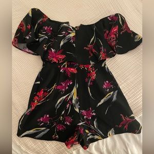 Leith - off the shoulder black floral romper